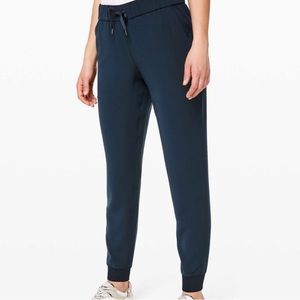 Lululemon on the fly joggers true navy